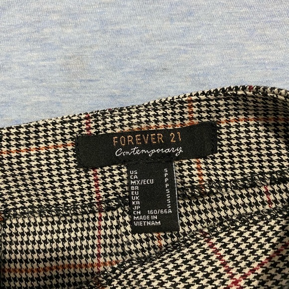 New without tags Forever 21 tweed mini skirt - Picture 3 of 3